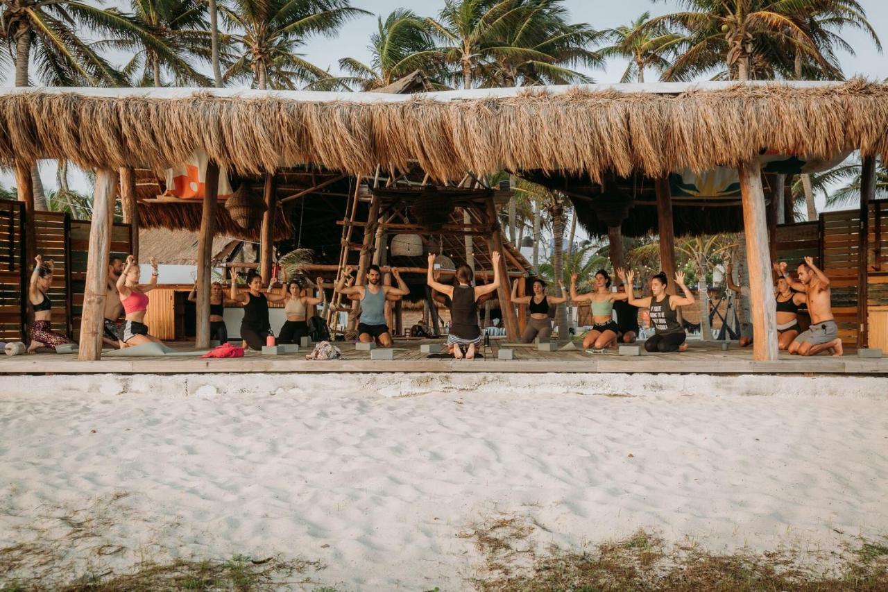 Selina Poc Na Isla Mujeres Hotel Exterior photo